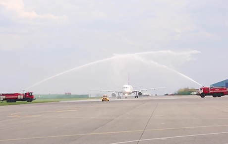 Onur Air İstanbul - Moskova uçuşlarına başladı, ilk uçağı su takı ile karşılandı