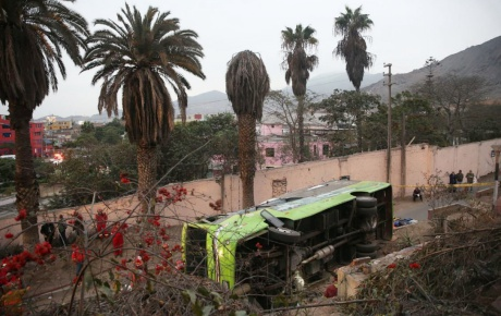 Peru’da tur otobüsü devrildi: 9 ölü, 25 yaralı