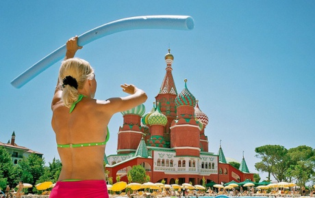 Soğuk yaz ve ekonomik sıkıntılar Rusların tatil planlarını bozdu