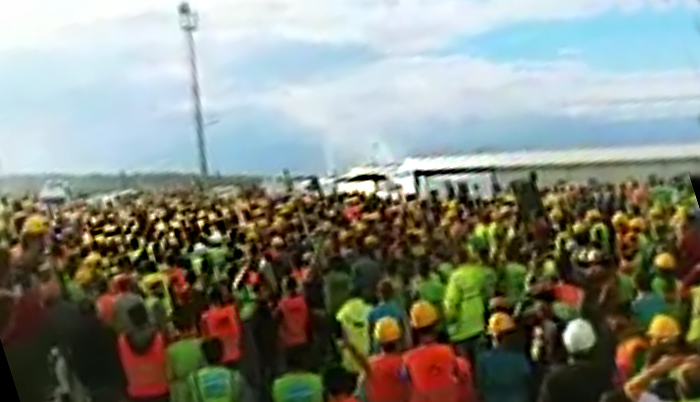 29 Ekim'de açılacak yeni havalimanında işçiler eylem başlattı