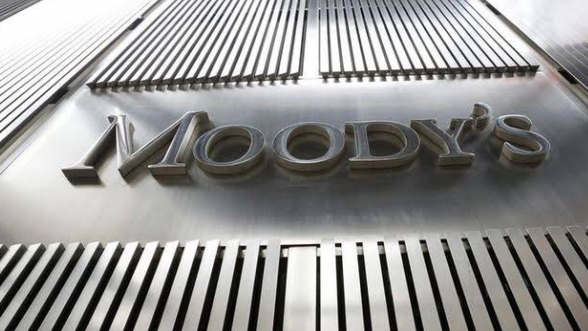 Moody’s: Türk ekonomisi 2019 ortasına kadar daralacak