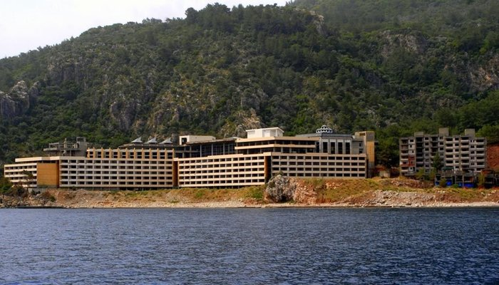 1100 yataklı otel 30 yıldır bitirilemiyor, turizmciler tepkili