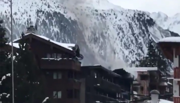 Ünlü kayak merkezinde yangın, 2 ölü 4'ü ağır 22 yaralı