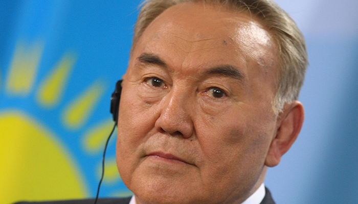 Kazakistan'ın 28 yıllık devlet başkanı istifa etti