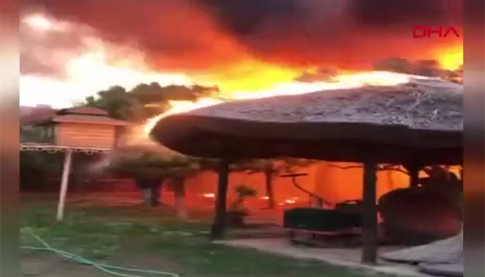 Çanakkale'deki otel yangında kül oldu
