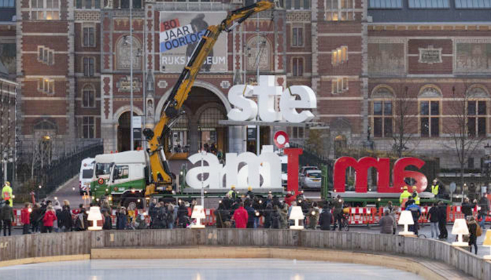 Amsterdam, aşırı turizme karşı hangi önlemleri aldı?