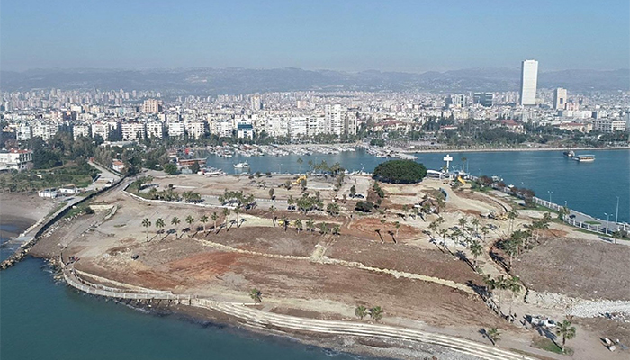 Belediye halk plajı, valilik Millet Bahçesi istiyor