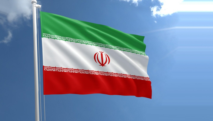 İran, nükleer anlaşmadaki taahhütlerini azaltıyor