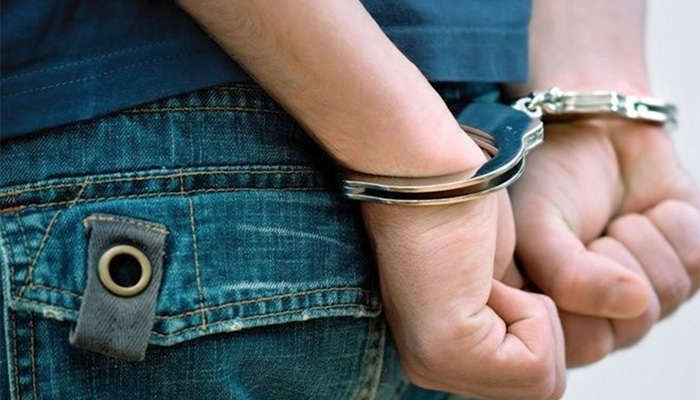 İzmir'de iki otelci fuhuş operasyonunda tutuklandı