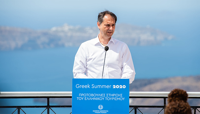 Yunan Bakan sezonu böyle açtı: Tarihi bir an!