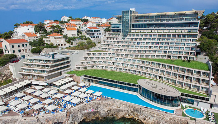 310 odalı lüks oteli 20 milyon euroya yeniledi