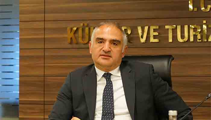 Mehmet Nuri Ersoy'a ''Sadece Antalya'nın turizm bakanı'' eleştirisi