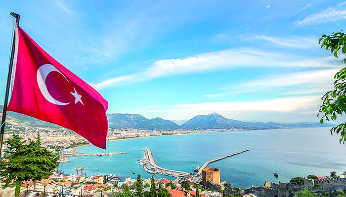 Antalya'ya 10,5 ayda gelen turist sayısı belli oldu