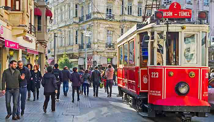 İstanbul 10 ayda 8,5 milyon turist kaybetti