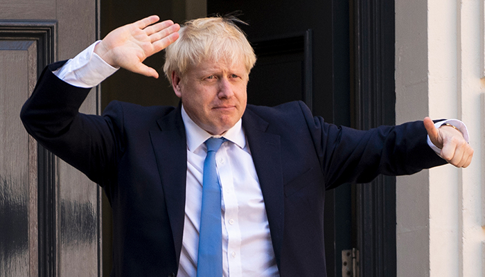 İngiltere Başbakanı Johnson tatile gitmeyi yasadışı ilan etti