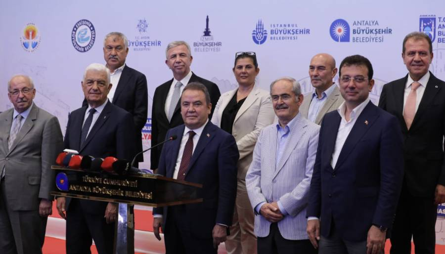 CHP’li büyükşehir belediye başkanlarından Bakanlığa eleştiri