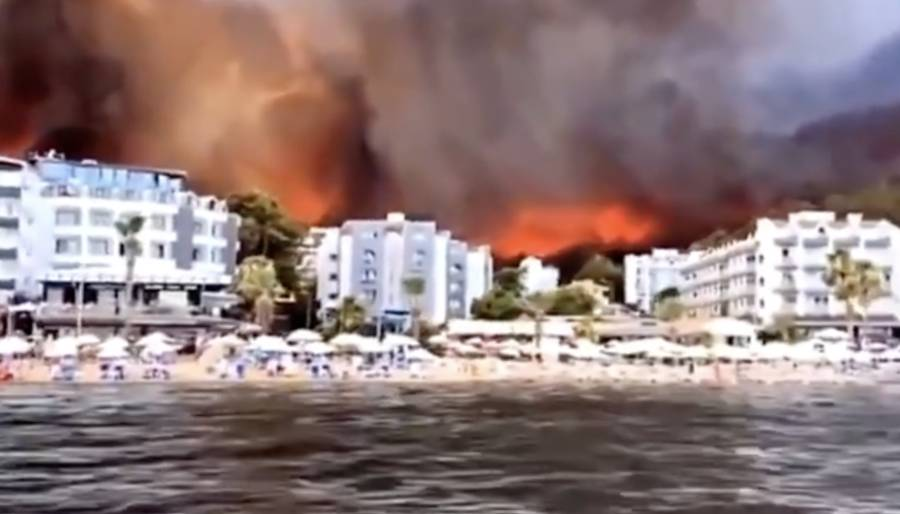 Marmaris'te de orman yangını, alevler otelleri de tehdit ediyor