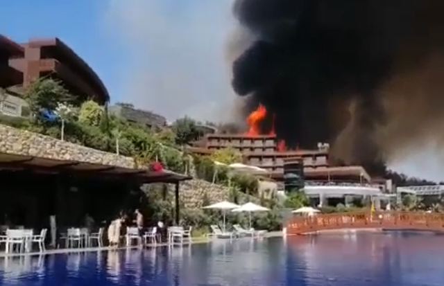 Bodrum’daki yangın otellerin kapısına dayandı, misafirler tahliye ediliyor