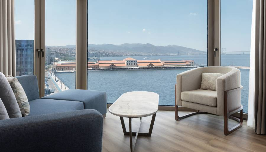 İzmir’e 149 odalı Marriott açıldı