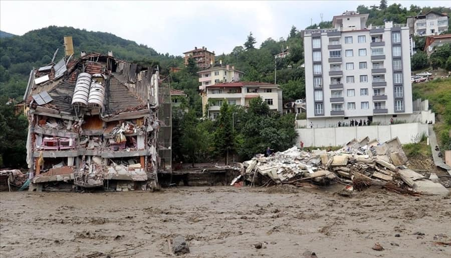 Karadeniz'de sel felaketinde can kaybı 27'ye yükseldi