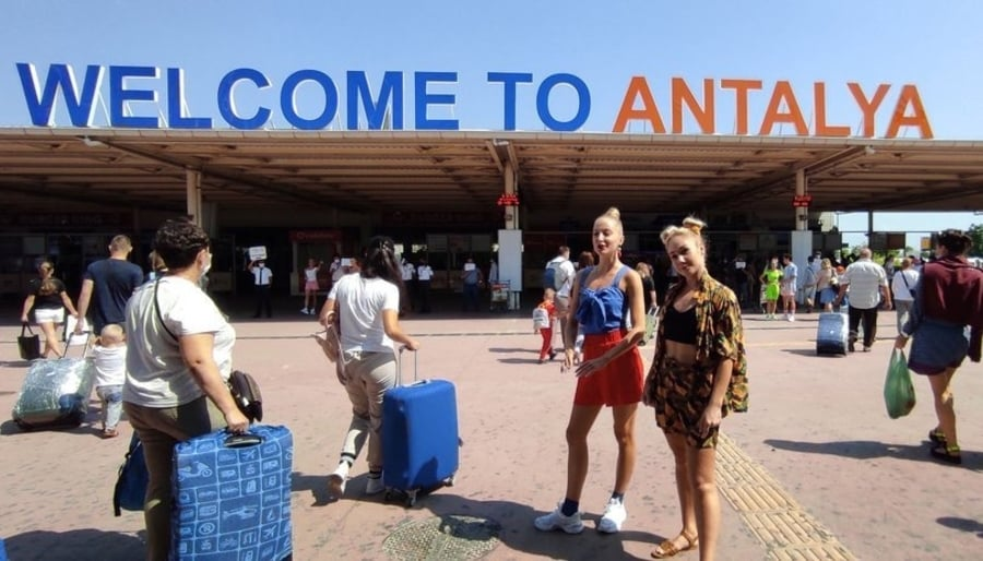 Turizmciler Antalya'ya 8 milyon turist gelmesini bekliyor