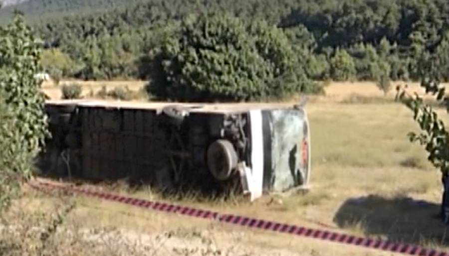 İçinde Ukraynalı turistlerin bulunduğu otobüs kaza yaptı
