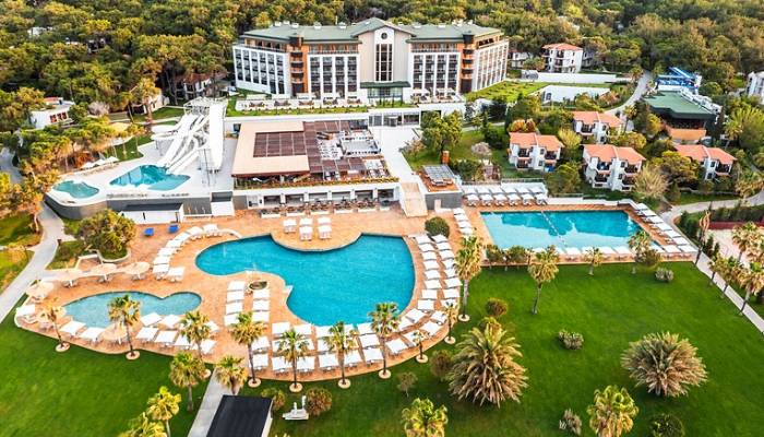 Antalya'daki 5 yıldızlı otelde yedi aile virüs mü kaptı?