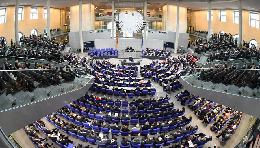 Almanya, beklenen korona dalgasına karşı yeni önlemler aldı