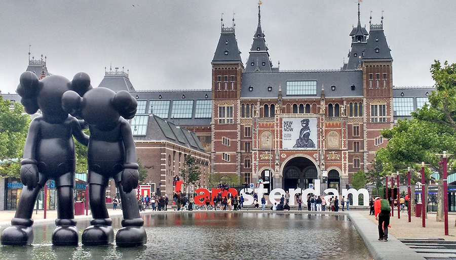 Hollanda’da ‘çılgın’ turistlere yönelik yeni önlemler