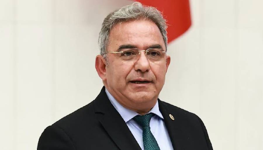 Budak: Turizmciye destek olmadınız bari köstek olmayın!