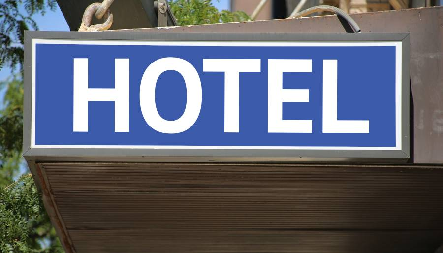 Dikat! O oteller konaklama vergisini cebinden ödeyebilir
