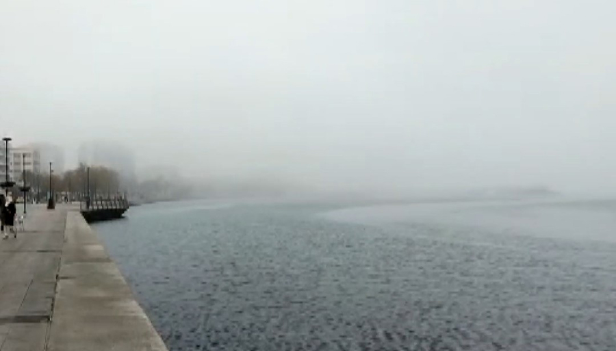 Çanakkale Boğazından geçişlere sis engeli