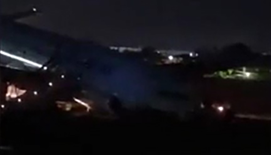 Sert iniş yapan uçak pistten çıktı