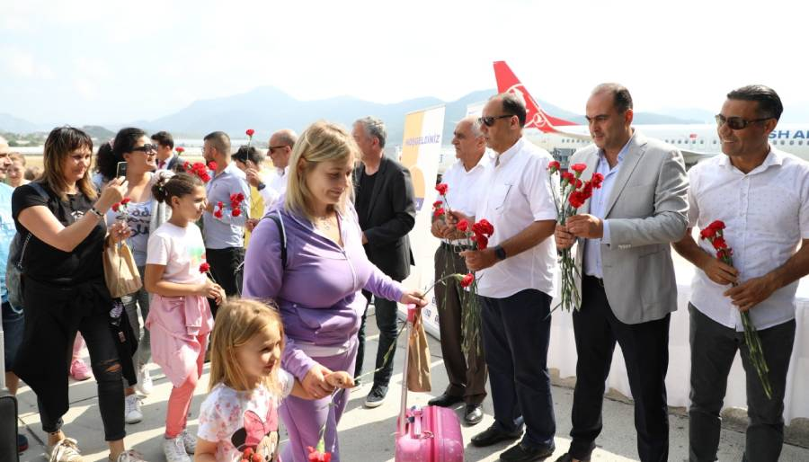Sırbistan’dan Alanya’ya sezonun ilk uçuş yapıldı