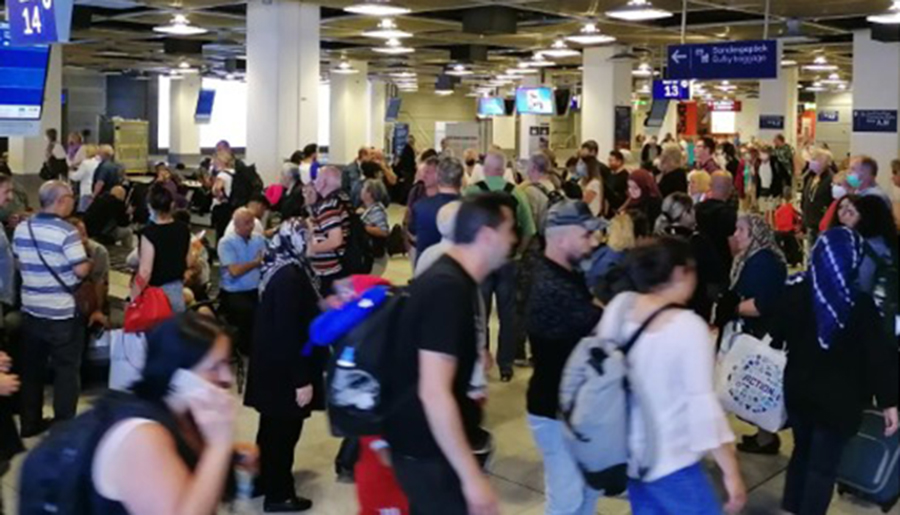 Düsseldorf Havalimanında THY uçuşu iptal edildi