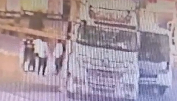Antalya’da tur midibüsü kazası, üç turist yaralı