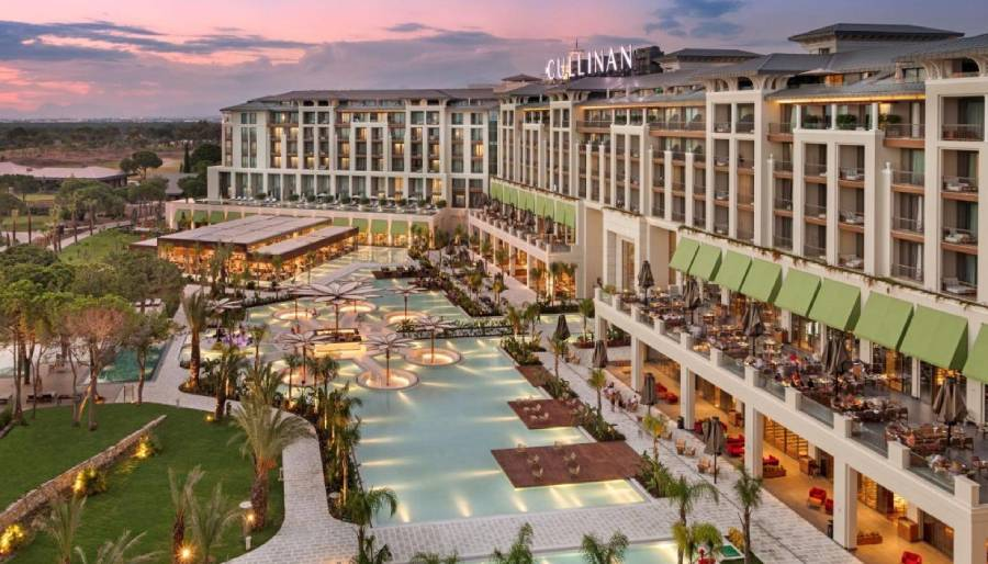 Ruslar Antalya'daki bazı otellerde kasımda bile hala yer bulamıyor