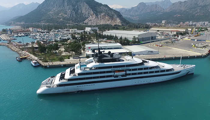 Antayla’ya 2022’nin ilk kruvaziyer gemisi geldi 