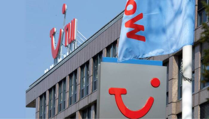 TUI Travel yaz tatili için şubattan bu yana kaç rezervasyon aldı?
