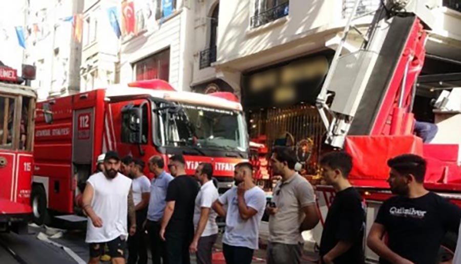 İstiklal Caddesindeki otelde yangın paniği