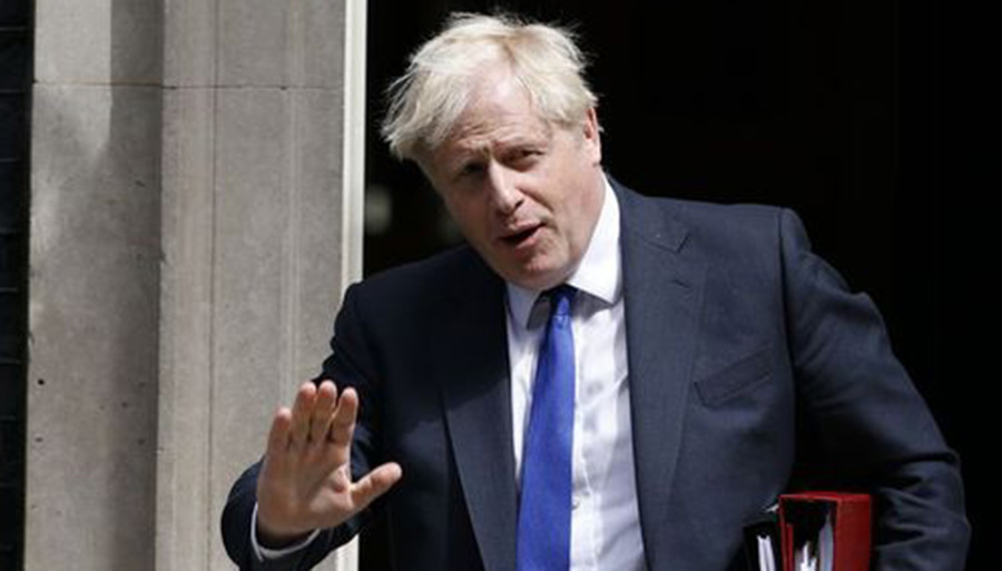 Boris Johnson istifa etti