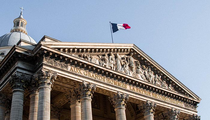 Fransa’da Emmanuel Macron’un ittifakı meclis çoğunluğunu kaybetti