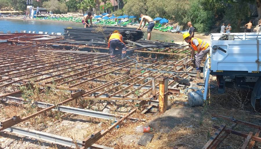 Bodrum’da onlarca kaçak iskele yıkıldı
