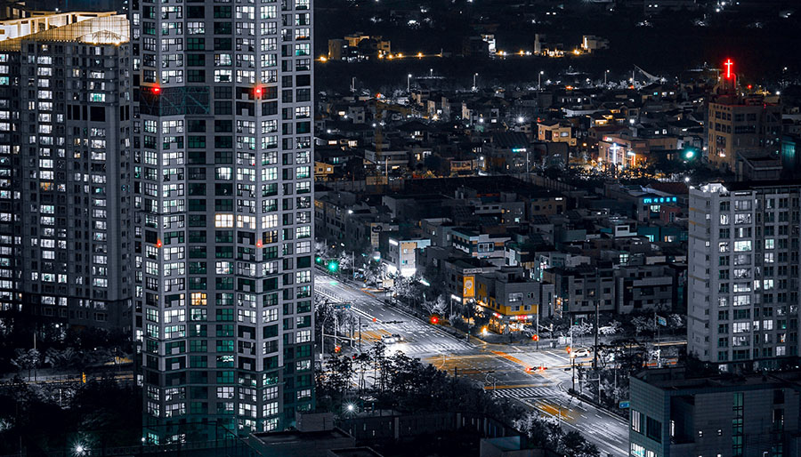 18 katlı otelde korkutan yangın, çok sayıda yaralı var