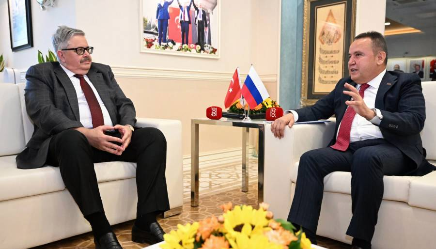 Muhittin Böcek Antalya’da yaşayan Rus sayısını açıkladı 