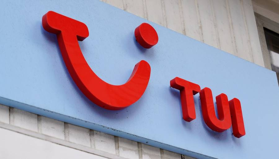 TUI 2023 yaz sezonunda kaç rezervasyon aldı?