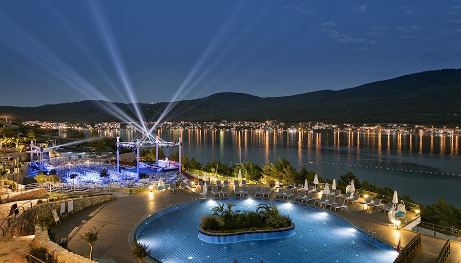 Ajda Pekkan bayramda Titanic Luxury Collection Bodrum’da