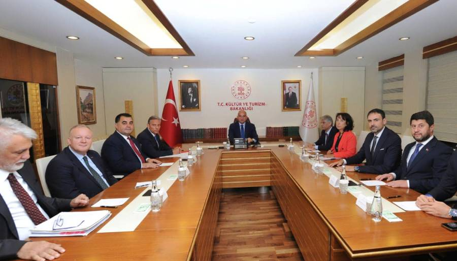 TÜRSAB heyetinden Bakan Ersoy'a 'yasa' ziyareti 
