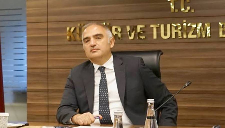 Bakan Ersoy açıkladı: Günlük kiralık evlerle ilgili yasal düzenleme yolda