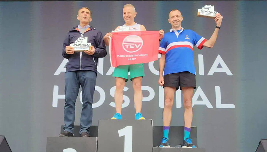 Feridun Ergün ANEX sponsorluğunda Runtalya Maratonunda koştu